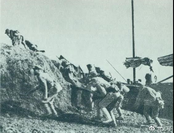 1949年5月23日，人民解放軍向上海國民黨政府軍隊發(fā)起總攻，占領(lǐng)了黃浦江堤。
