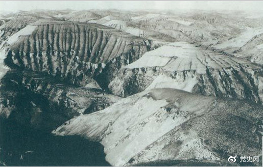 1947年4月14日，西北野戰(zhàn)兵團(tuán)取得了羊馬河戰(zhàn)役的勝利。圖為羊馬河戰(zhàn)役戰(zhàn)場。